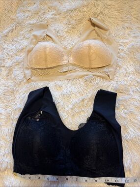Seamless Lace-Trim Wireless Bralette - Black and Beige